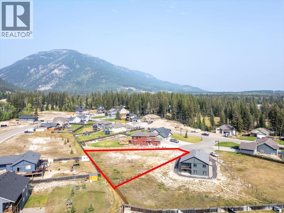 2405 Osprey Court, Sparwood, British Columbia  V0B 2G2 - Photo 3 - 10373869