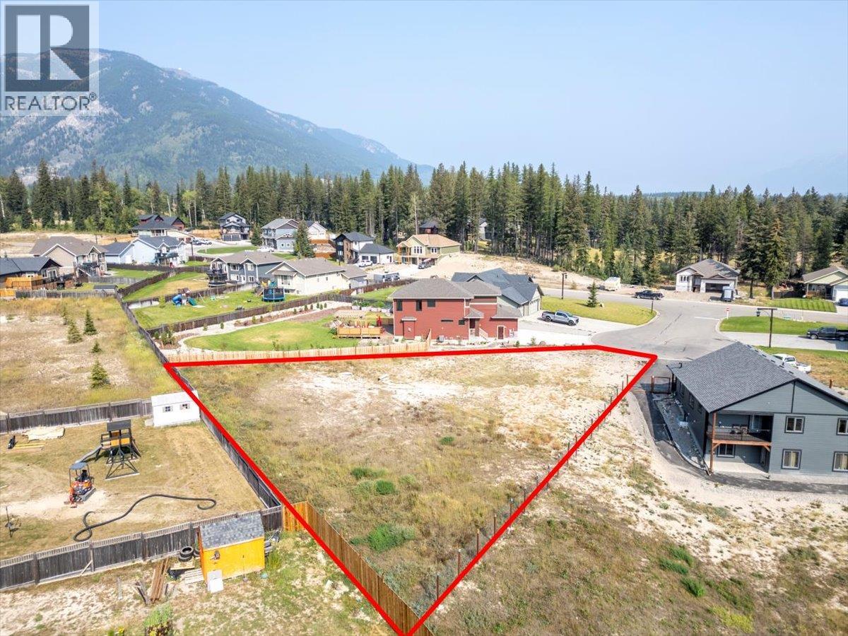 2405 Osprey Court, Sparwood, British Columbia  V0B 2G2 - Photo 5 - 10373869