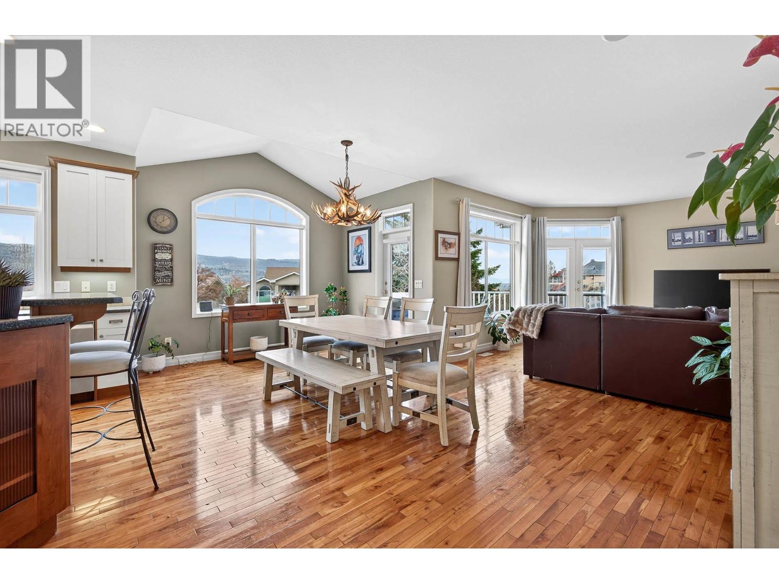 317 Mariposa Court, Kamloops, British Columbia  V2H 1R3 - Photo 9 - 10373707