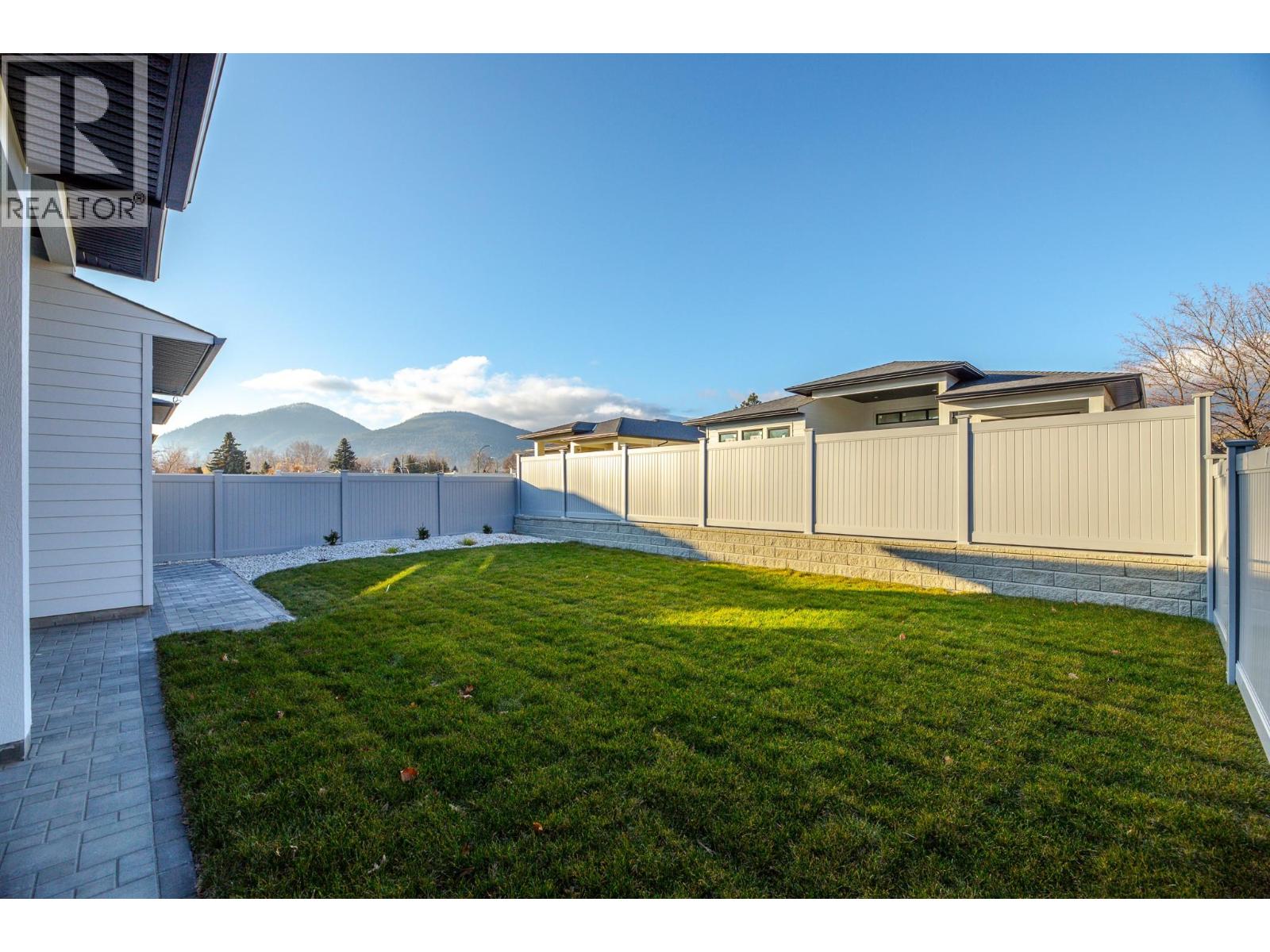 5586 Nixon Road, Summerland, British Columbia  V0H 1Z9 - Photo 3 - 10373919