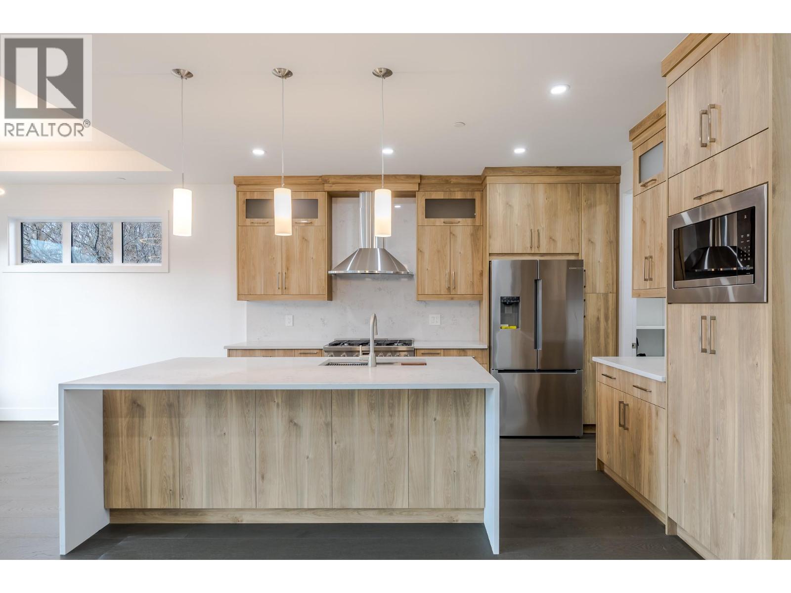 5586 Nixon Road, Summerland, British Columbia  V0H 1Z9 - Photo 9 - 10373919