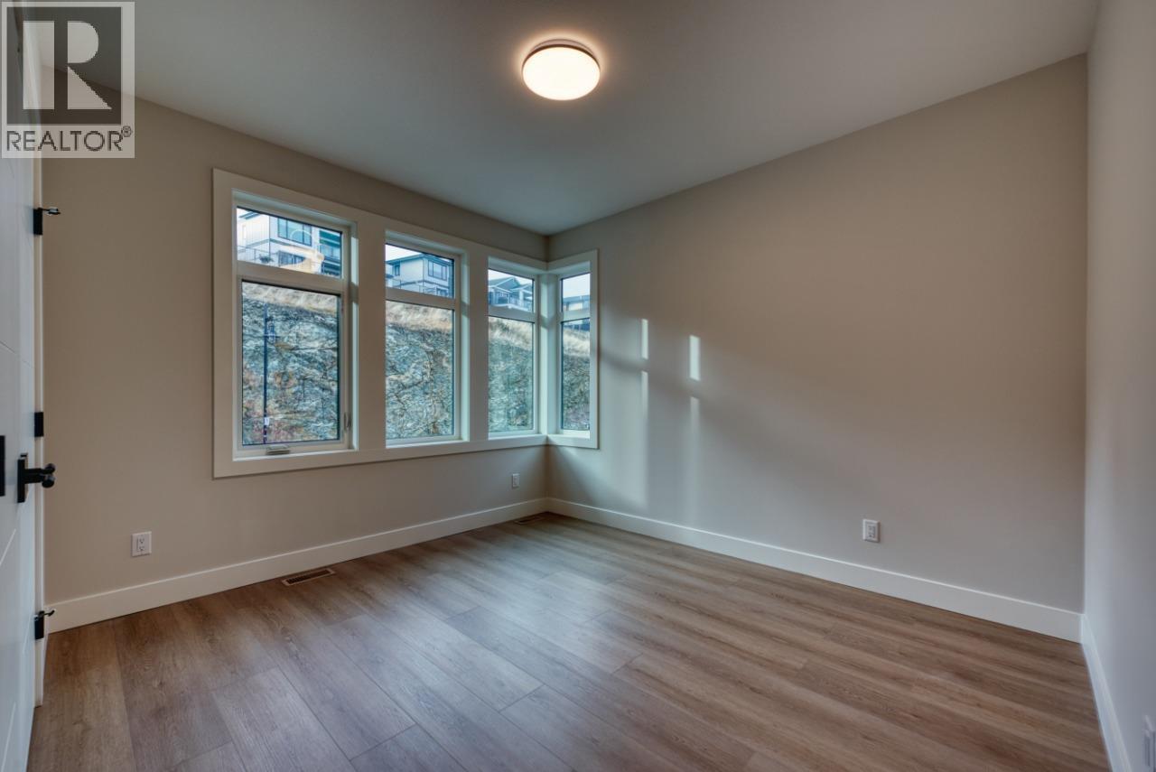 1030 Emslie Street, Kelowna, British Columbia  V1W 0C3 - Photo 11 - 10373952