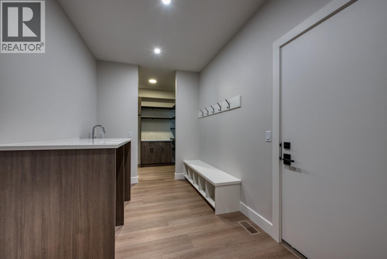 1030 Emslie Street, Kelowna, British Columbia  V1W 0C3 - Photo 12 - 10373952