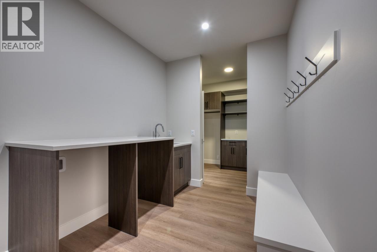 1030 Emslie Street, Kelowna, British Columbia  V1W 0C3 - Photo 13 - 10373952