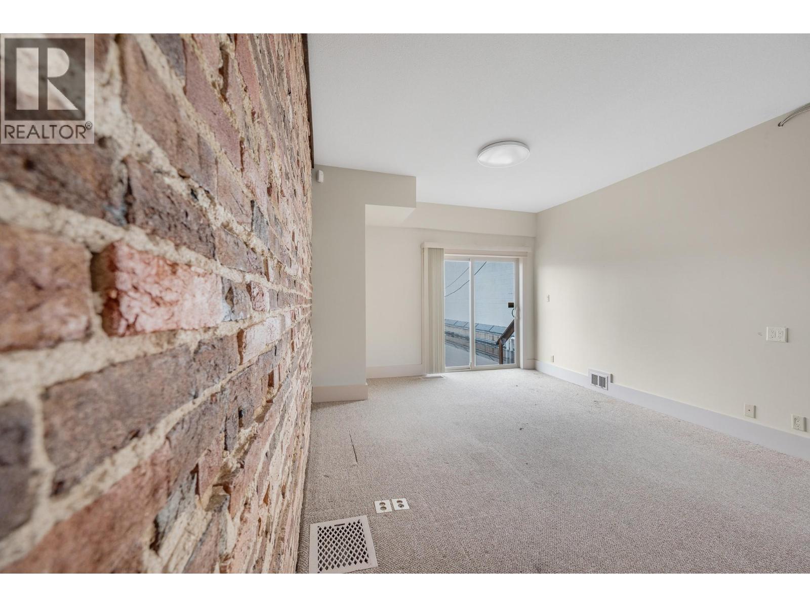 3311 30 Avenue, Vernon, British Columbia  V1T 2C9 - Photo 6 - 10371045