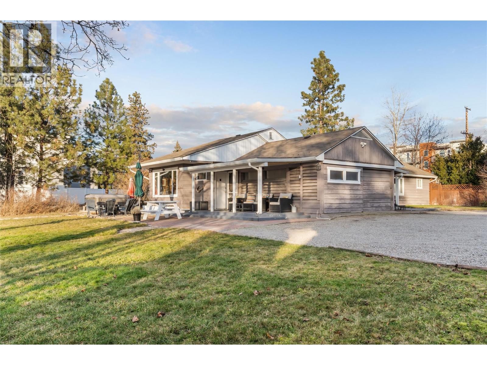 4158 Lakeshore Road, Kelowna, British Columbia  V1W 1V9 - Photo 36 - 10373809