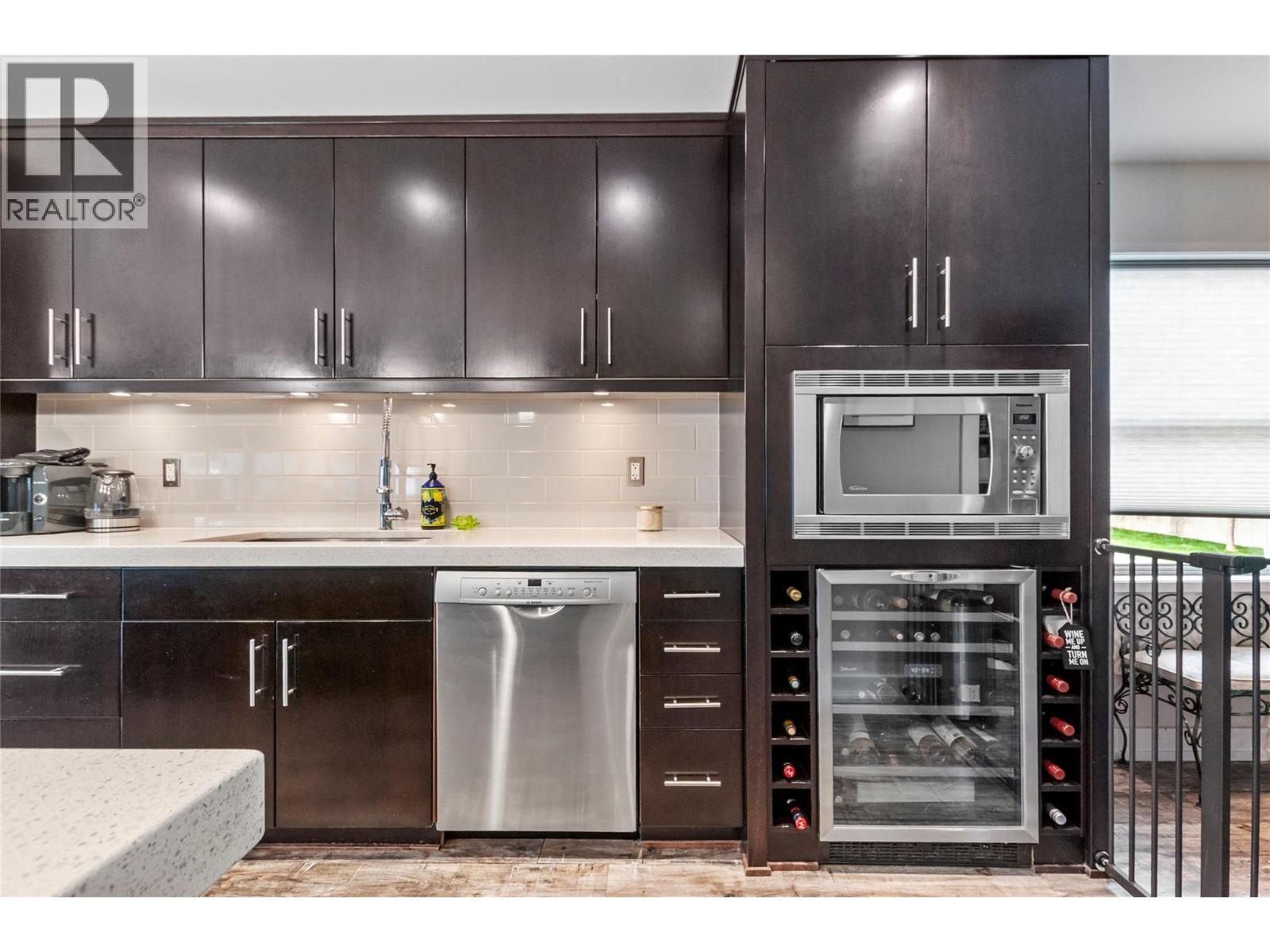 3005 Juniper Drive, Penticton, British Columbia  V2A 7T1 - Photo 8 - 10373092