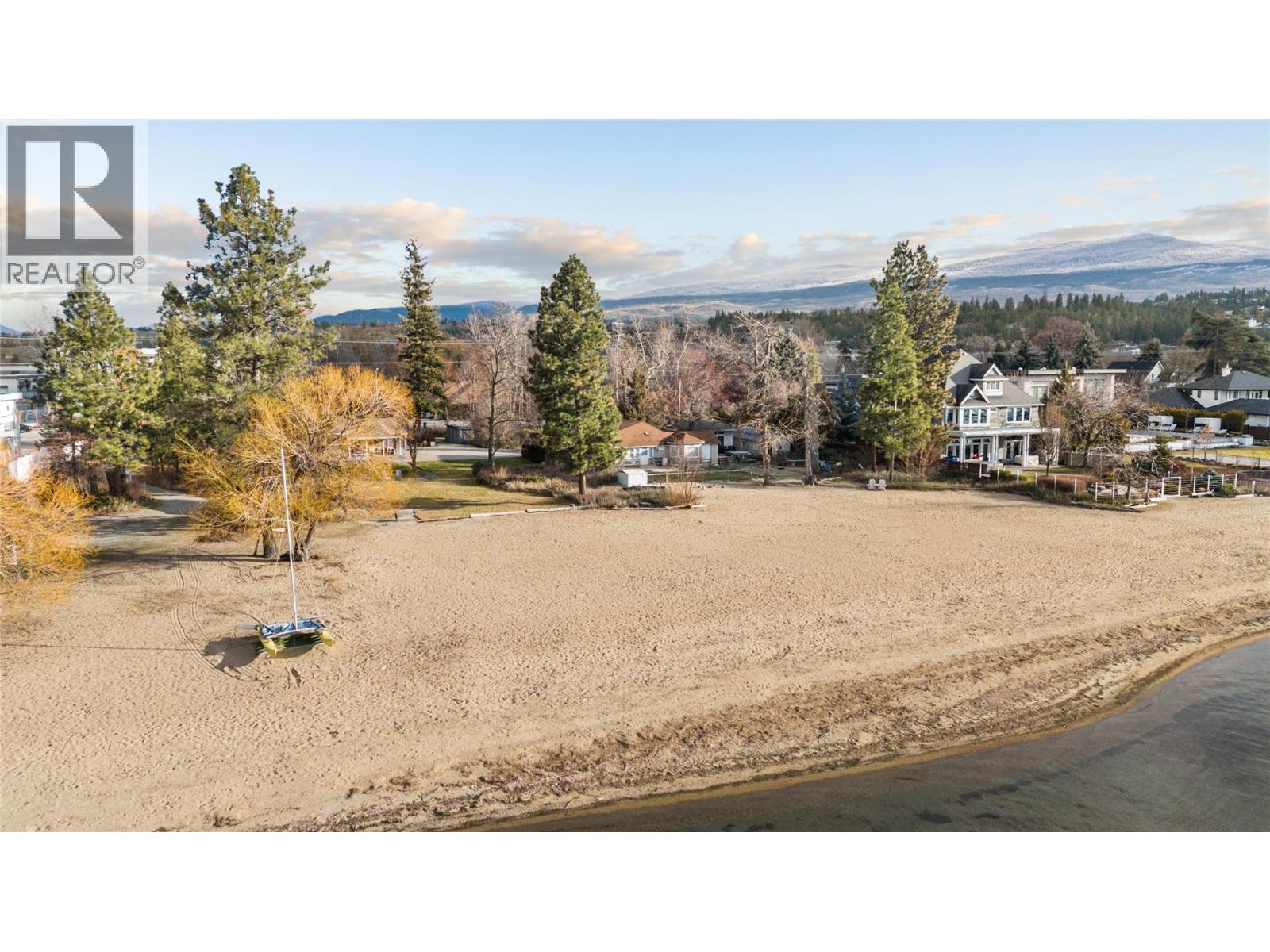 4164 Lakeshore Road, Kelowna, British Columbia  V1W 1V9 - Photo 2 - 10373808