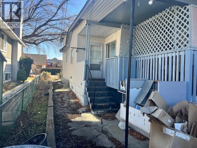 2166 Aberdeen Street, Kelowna, British Columbia  V1Y 2T4 - Photo 3 - 10373969