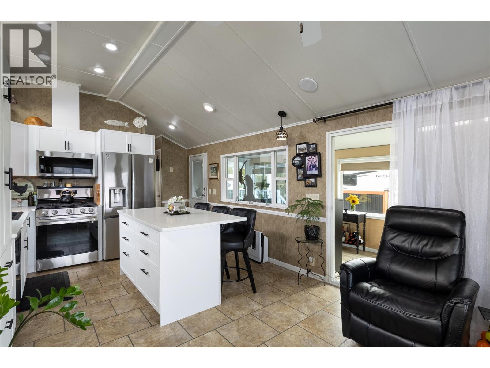8000 Highland Road Unit# 33, Vernon, British Columbia  V1B 3W5 - Photo 7 - 10373879