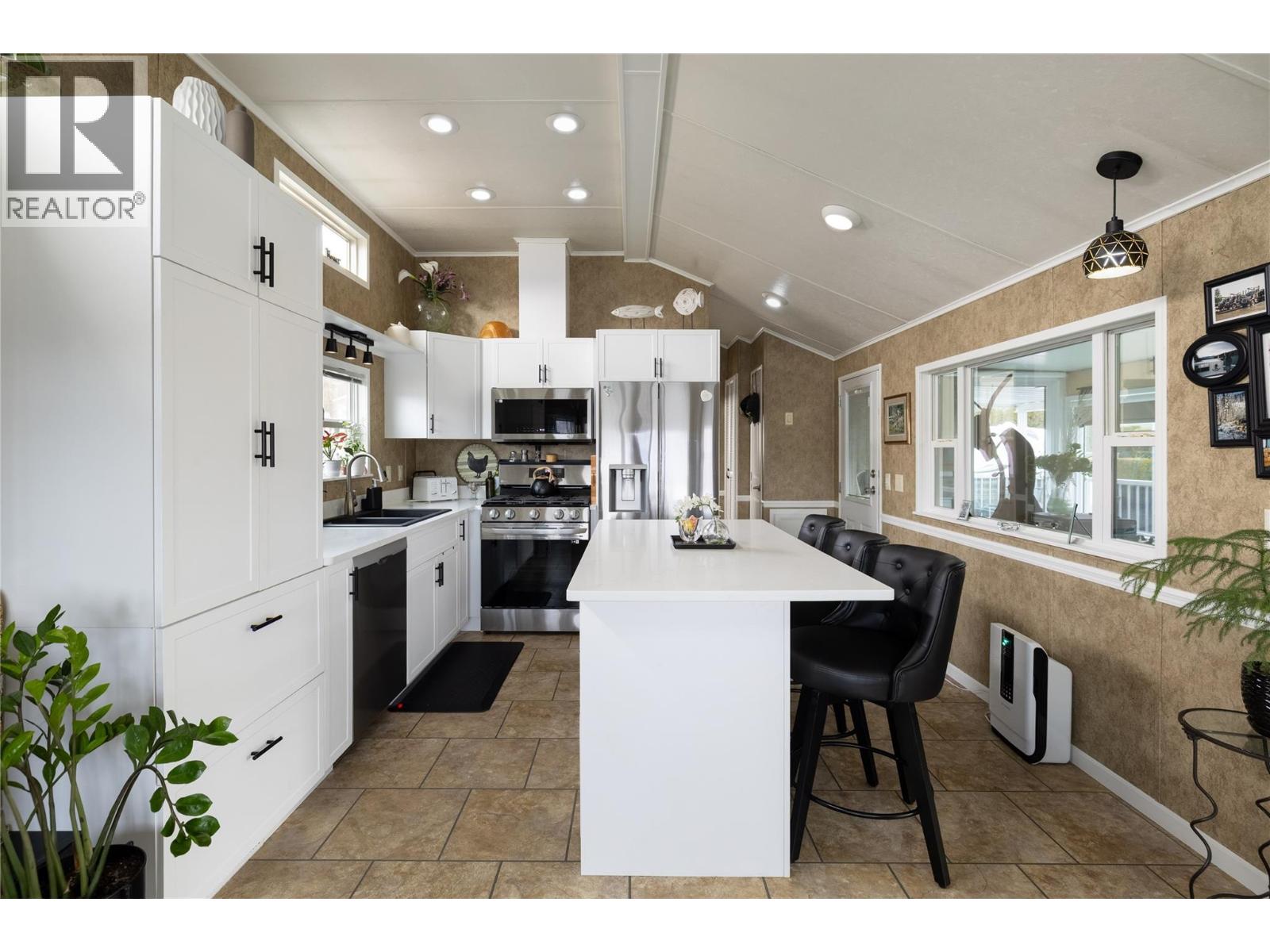8000 Highland Road Unit# 33, Vernon, British Columbia  V1B 3W5 - Photo 8 - 10373879