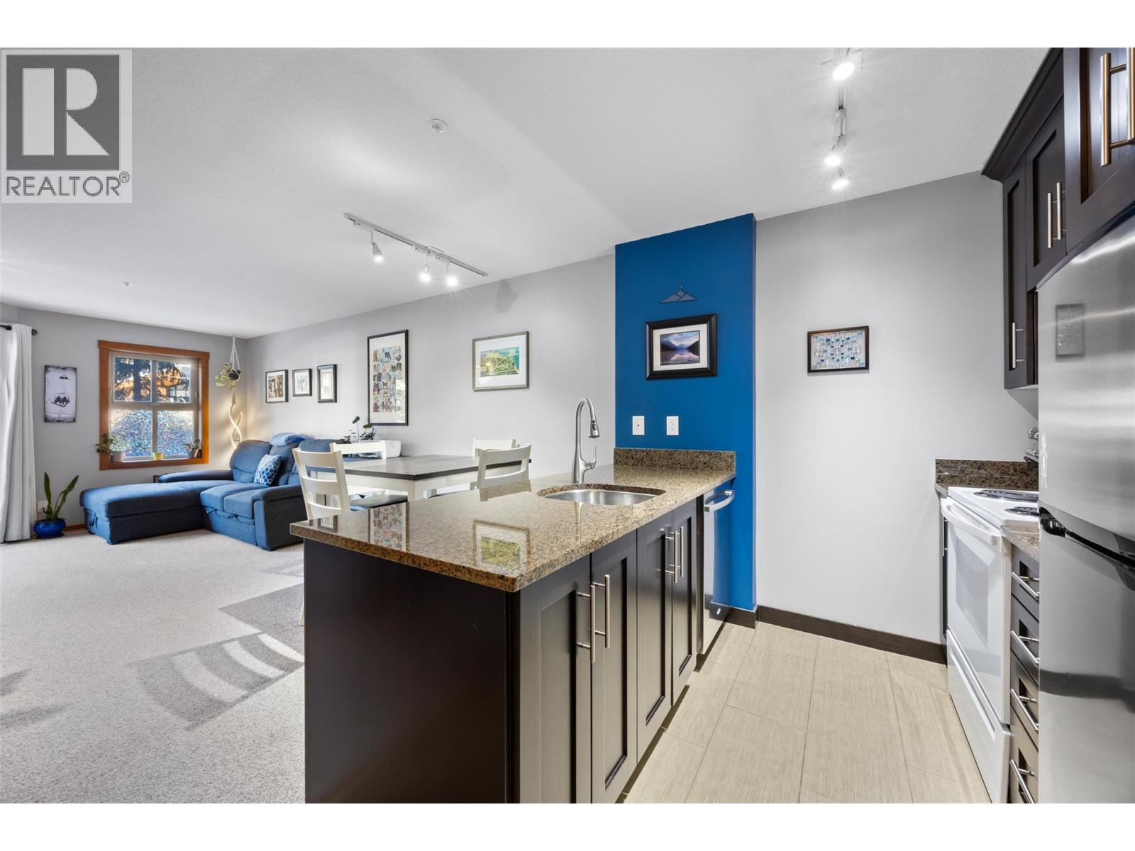 3190 Creekside Way Unit# 208, Sun Peaks, British Columbia  V0E 5N0 - Photo 3 - 10373948