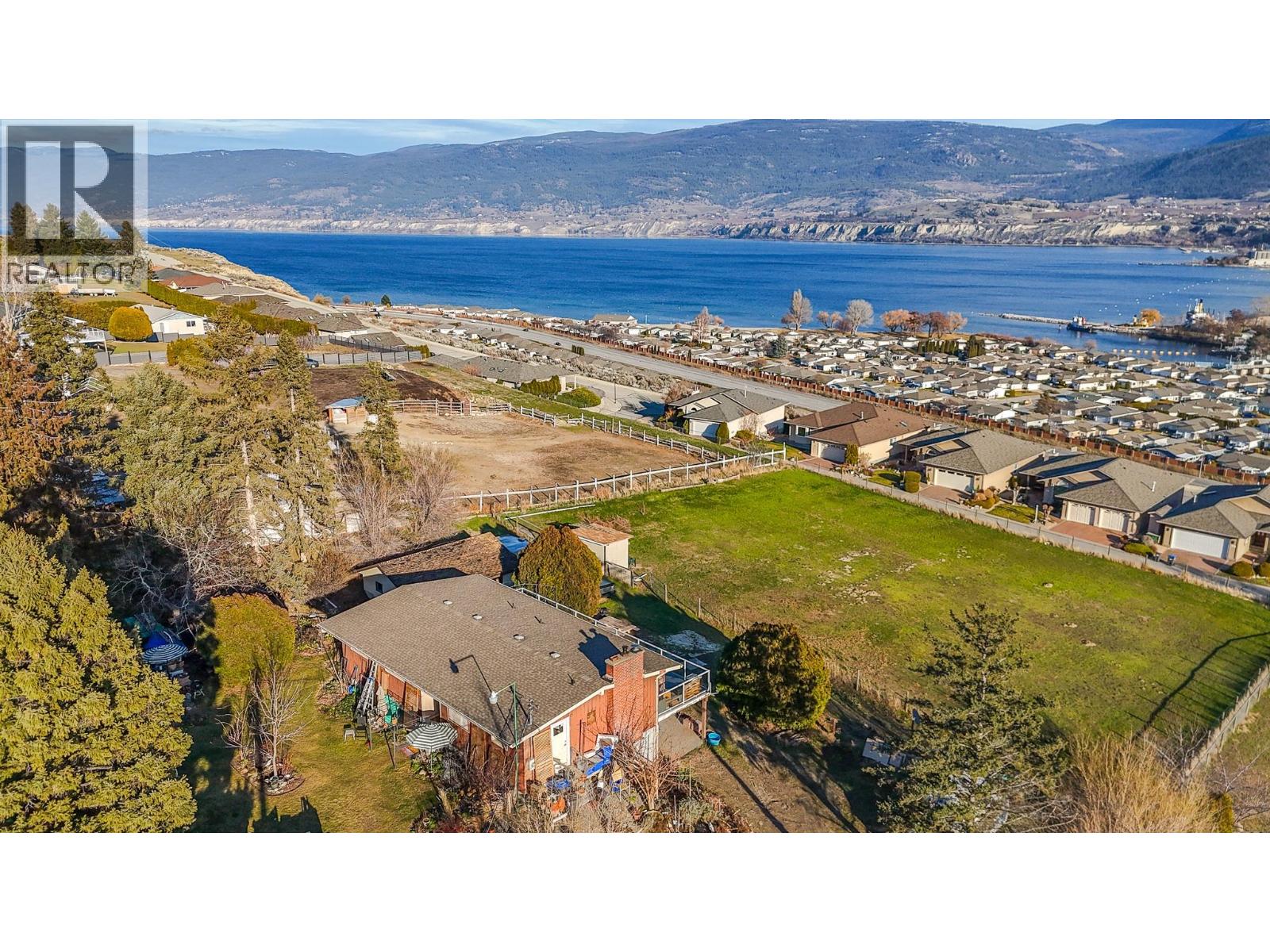 1411 Sparton Drive, Penticton, British Columbia  V2A 8Z5 - Photo 2 - 10373584