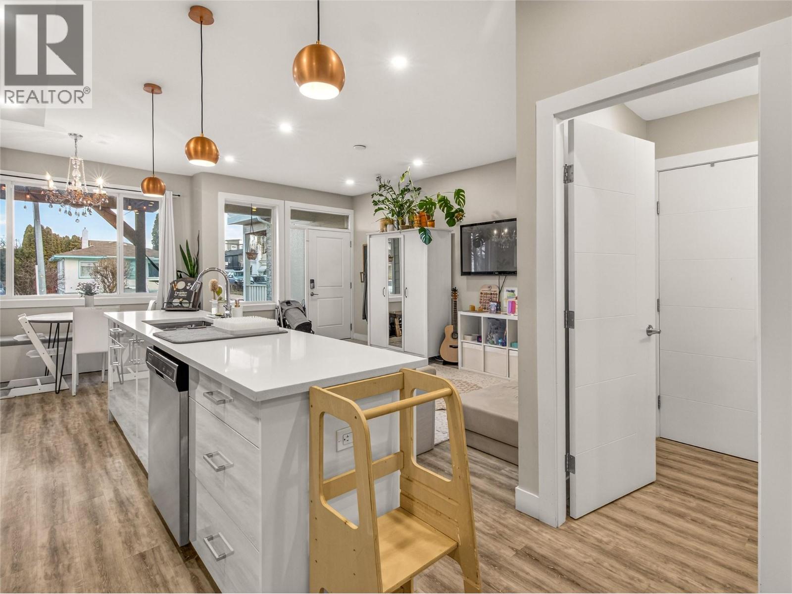 102 Cossar Avenue Unit# 103, Penticton, British Columbia  V2A 2V4 - Photo 2 - 10373542