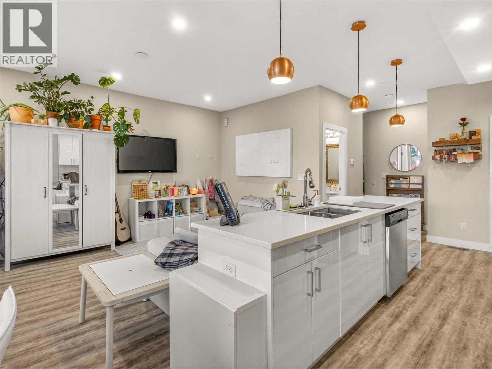 102 Cossar Avenue Unit# 103, Penticton, British Columbia  V2A 2V4 - Photo 5 - 10373542