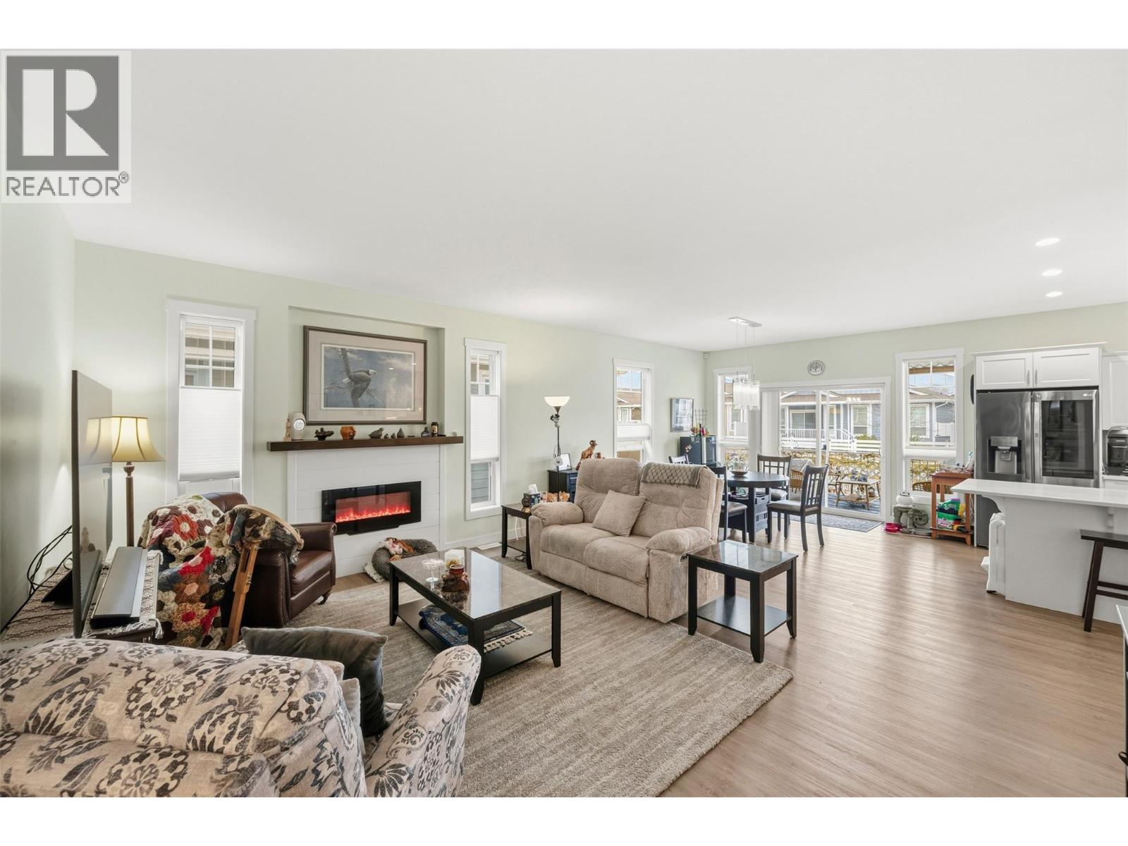 351 Warren Avenue W Unit# 14, Penticton, British Columbia  V2A 3N2 - Photo 3 - 10373977