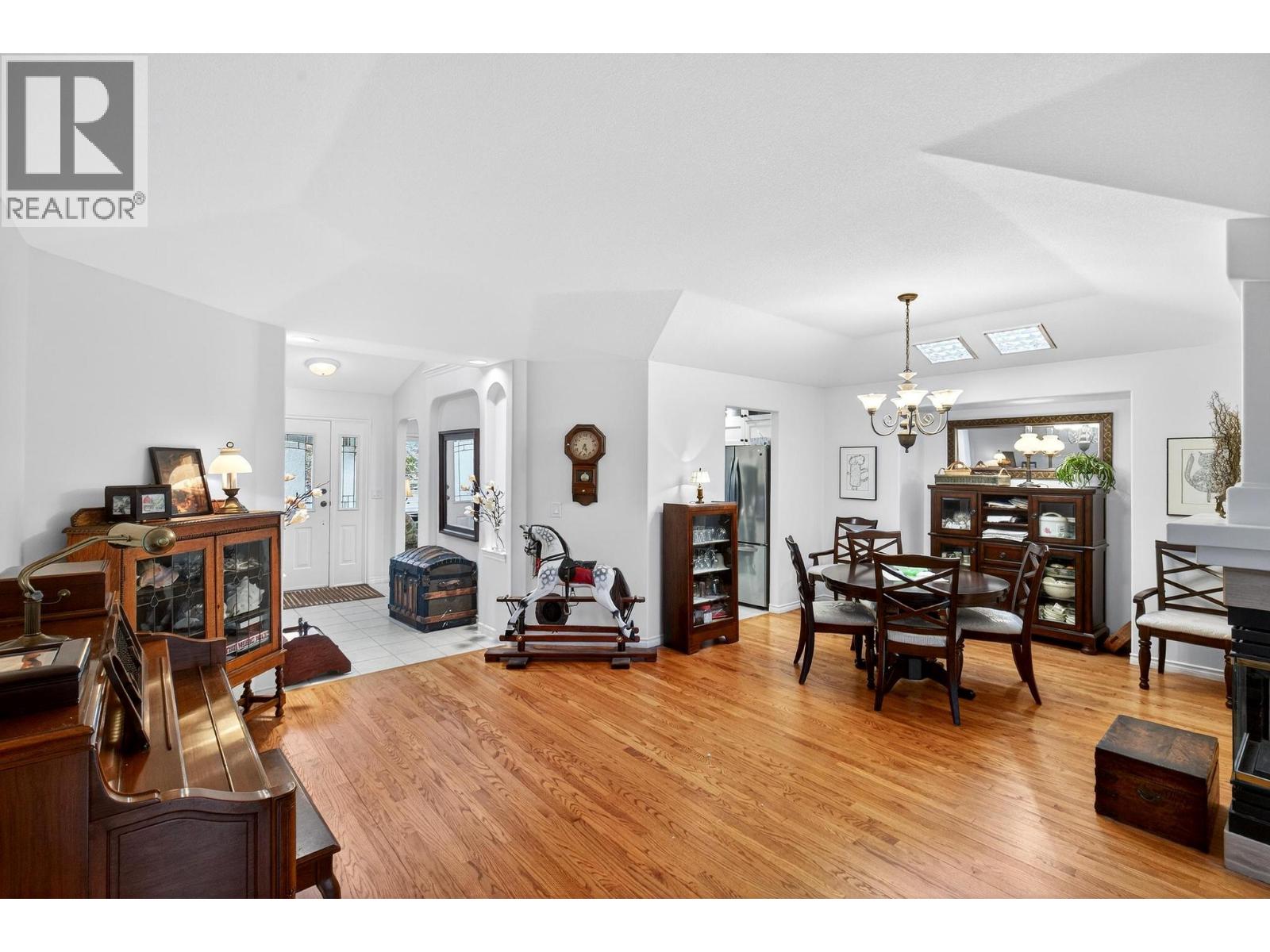 3889 Gallaghers Grange, Kelowna, British Columbia  V1W 3Z9 - Photo 6 - 10373949