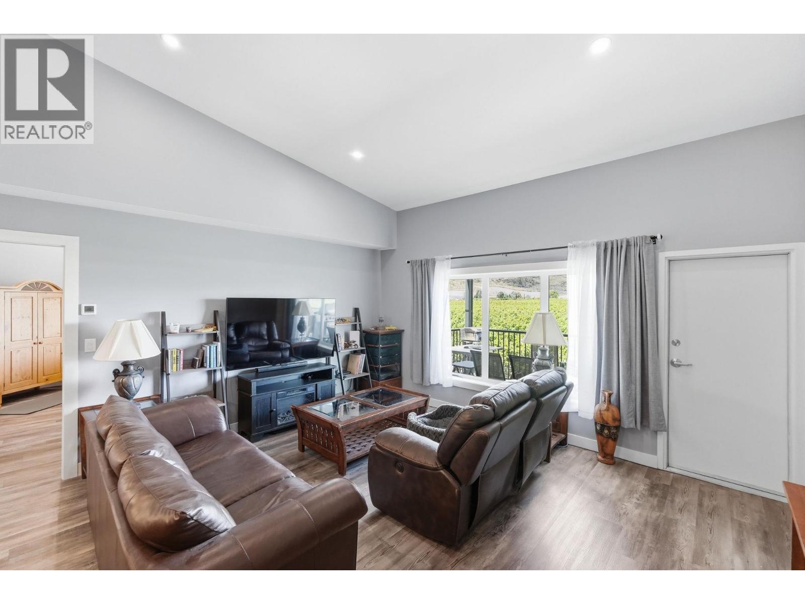 32 Empire Street Unit# 4, Osoyoos, British Columbia  V0H 1V5 - Photo 10 - 10373914