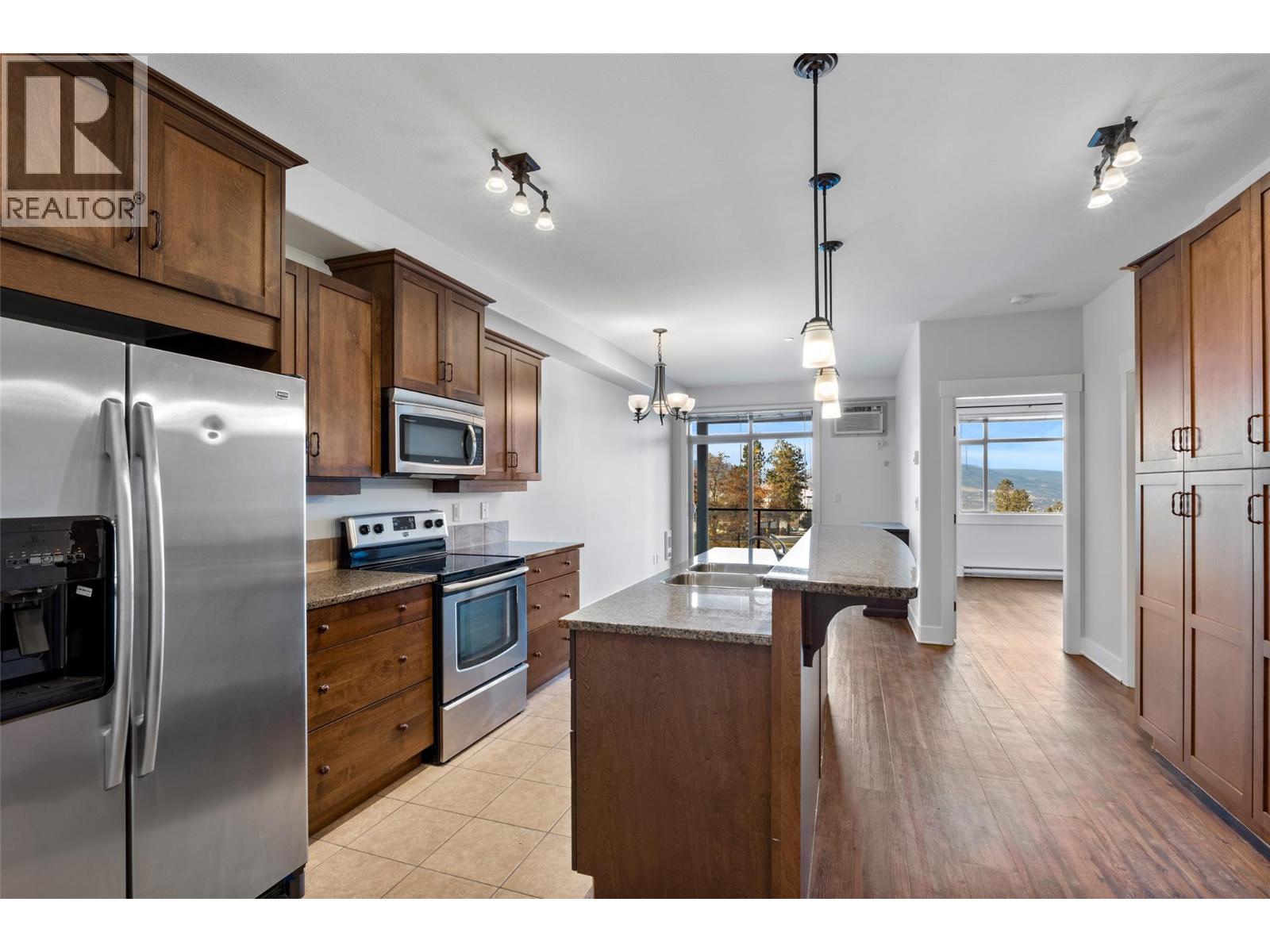 775 Mcgill Road Unit# 202, Kamloops, British Columbia  V2C 0B8 - Photo 3 - 10374068