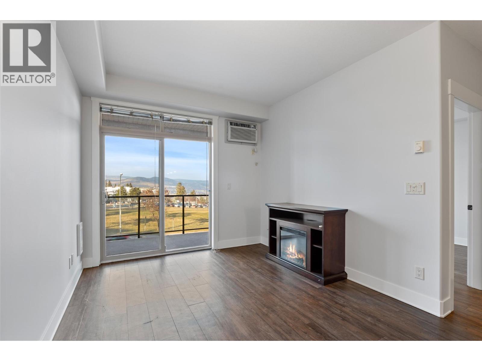 775 Mcgill Road Unit# 202, Kamloops, British Columbia  V2C 0B8 - Photo 4 - 10374068