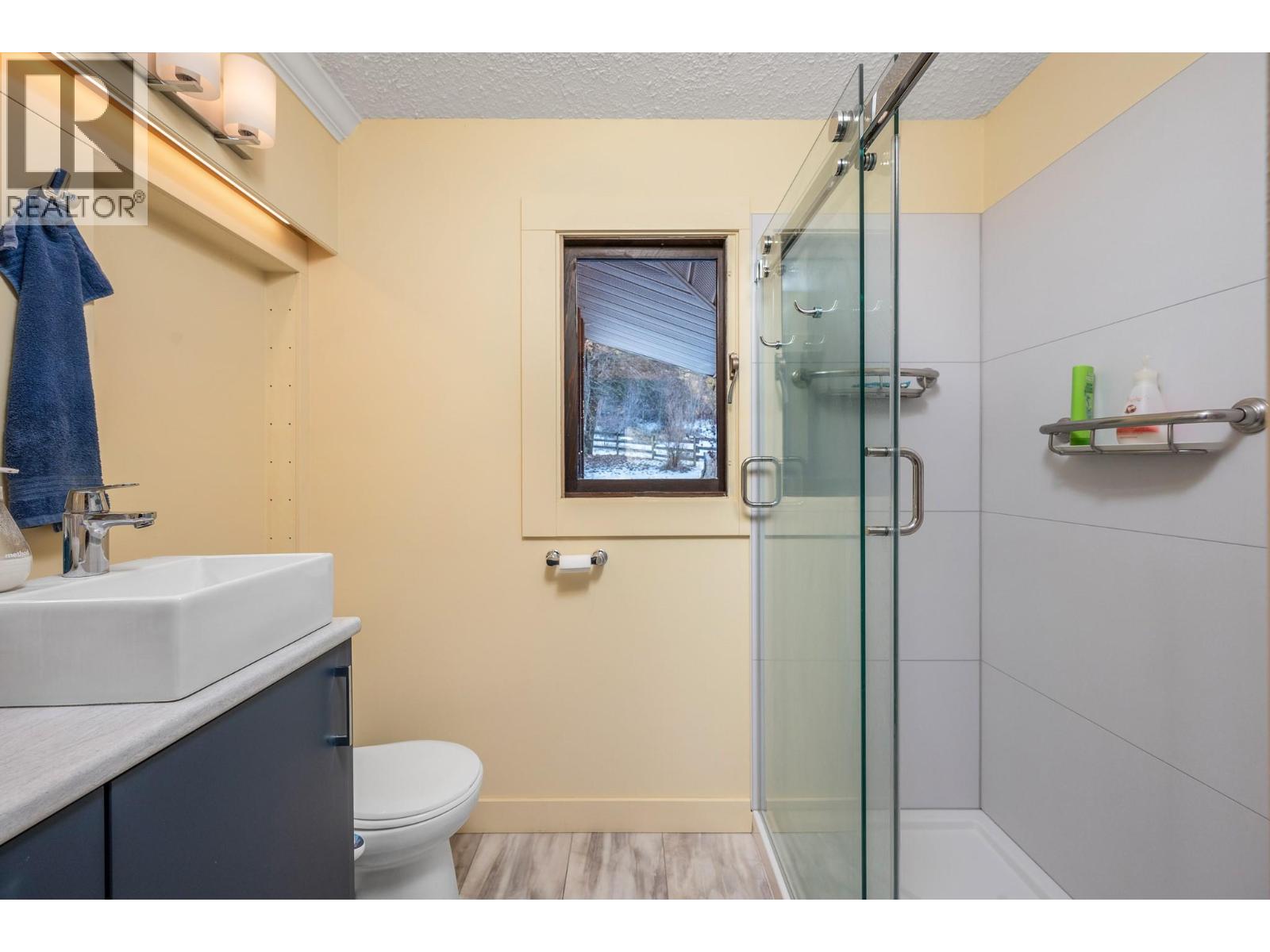5860 Learmouth Road, Lavington, British Columbia  V1B 3E6 - Photo 26 - 10374014