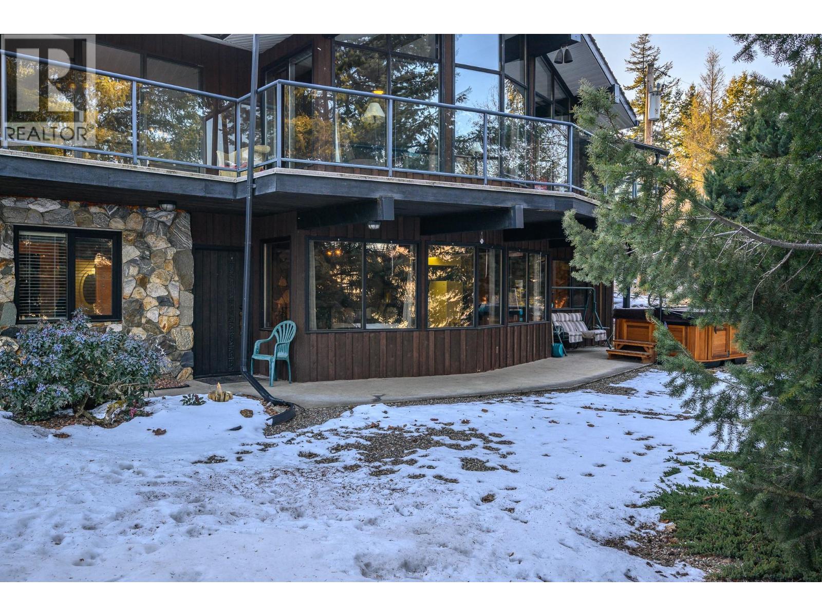 5860 Learmouth Road, Lavington, British Columbia  V1B 3E6 - Photo 5 - 10374014