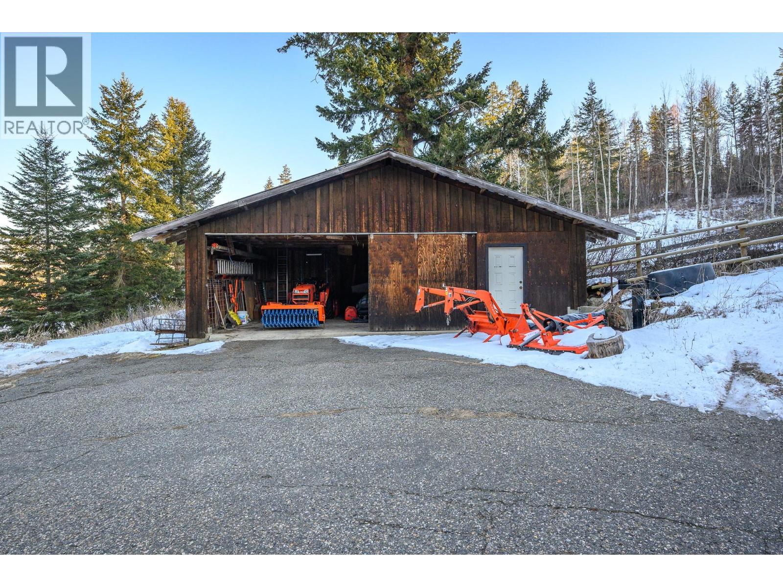 5860 Learmouth Road, Lavington, British Columbia  V1B 3E6 - Photo 59 - 10374014