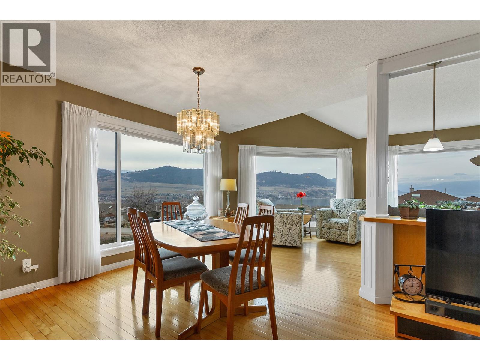 7020 Lakeridge Drive, Vernon, British Columbia  V1H 1P5 - Photo 11 - 10374013