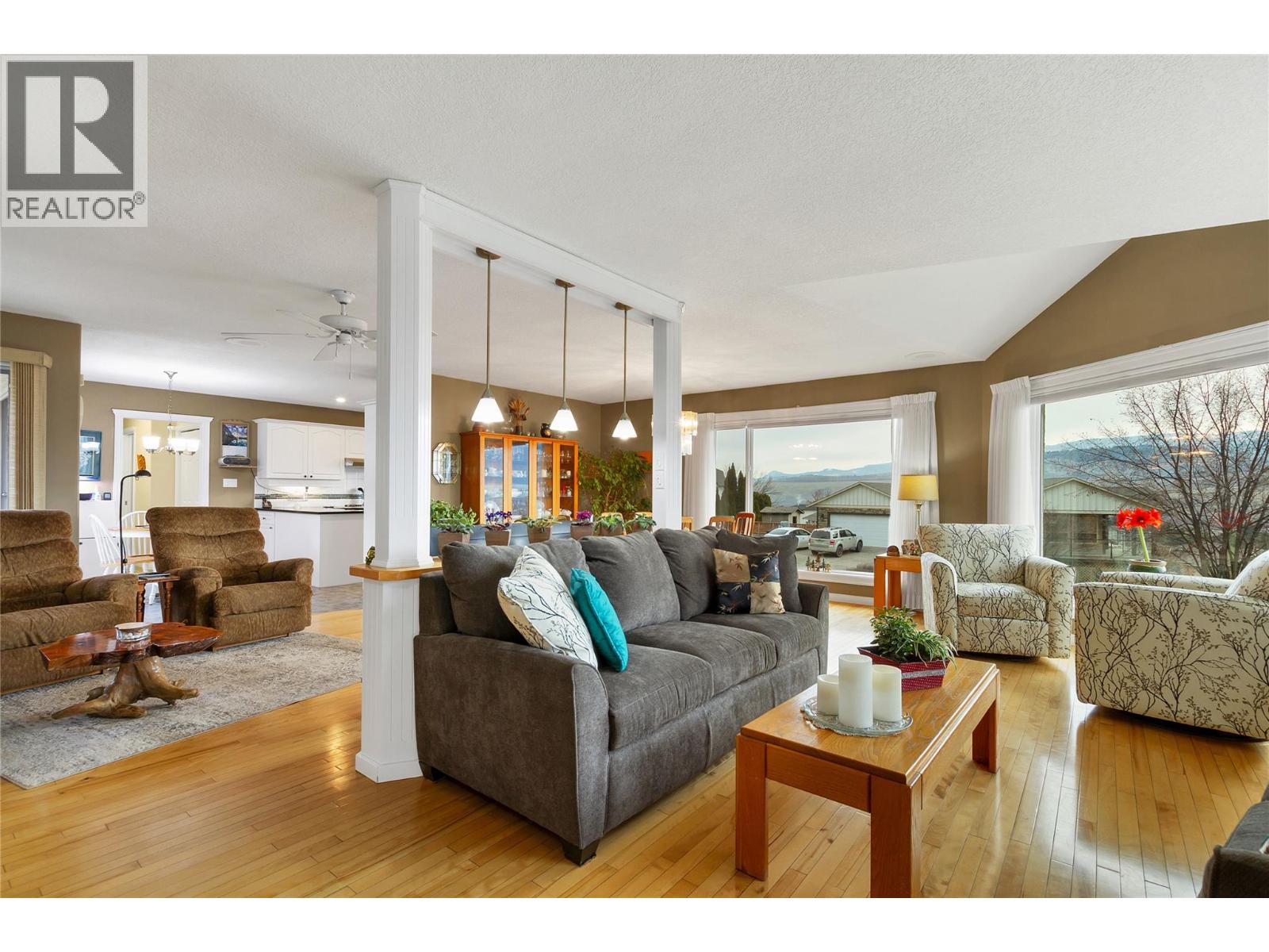 7020 Lakeridge Drive, Vernon, British Columbia  V1H 1P5 - Photo 6 - 10374013