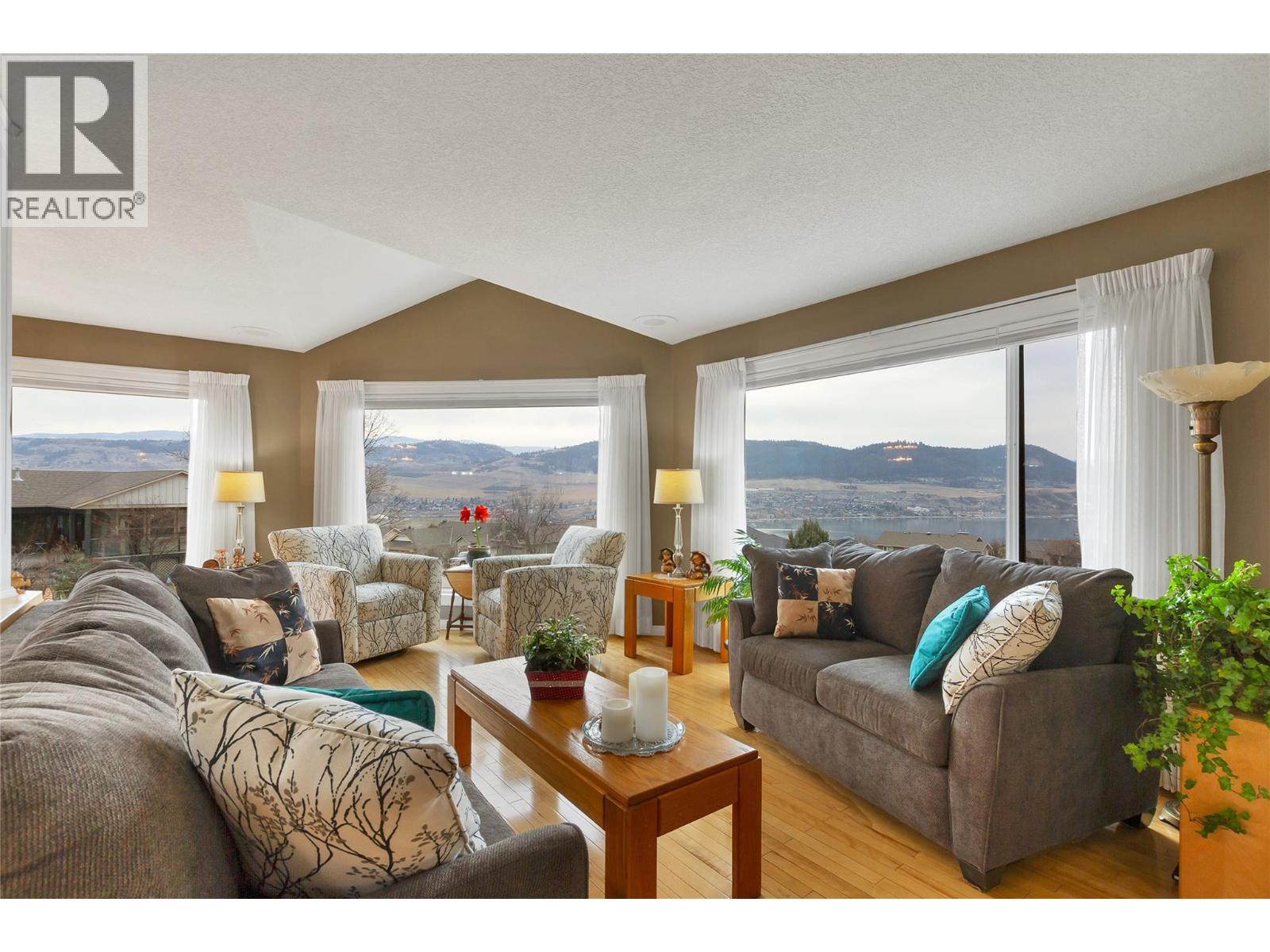 7020 Lakeridge Drive, Vernon, British Columbia  V1H 1P5 - Photo 7 - 10374013