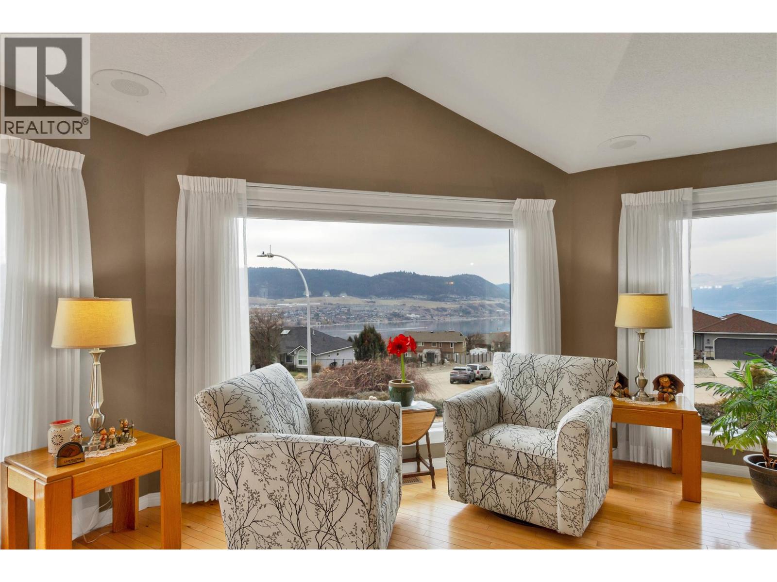 7020 Lakeridge Drive, Vernon, British Columbia  V1H 1P5 - Photo 9 - 10374013