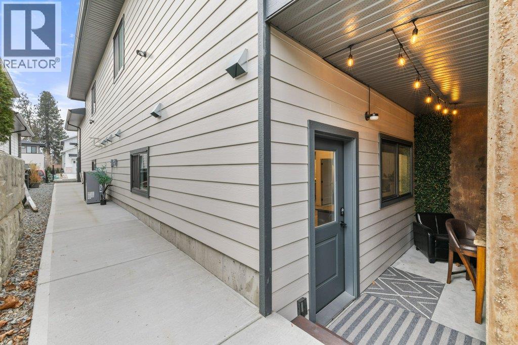714 Lake Court, West Kelowna, British Columbia  V1Z 1H6 - Photo 48 - 10373758