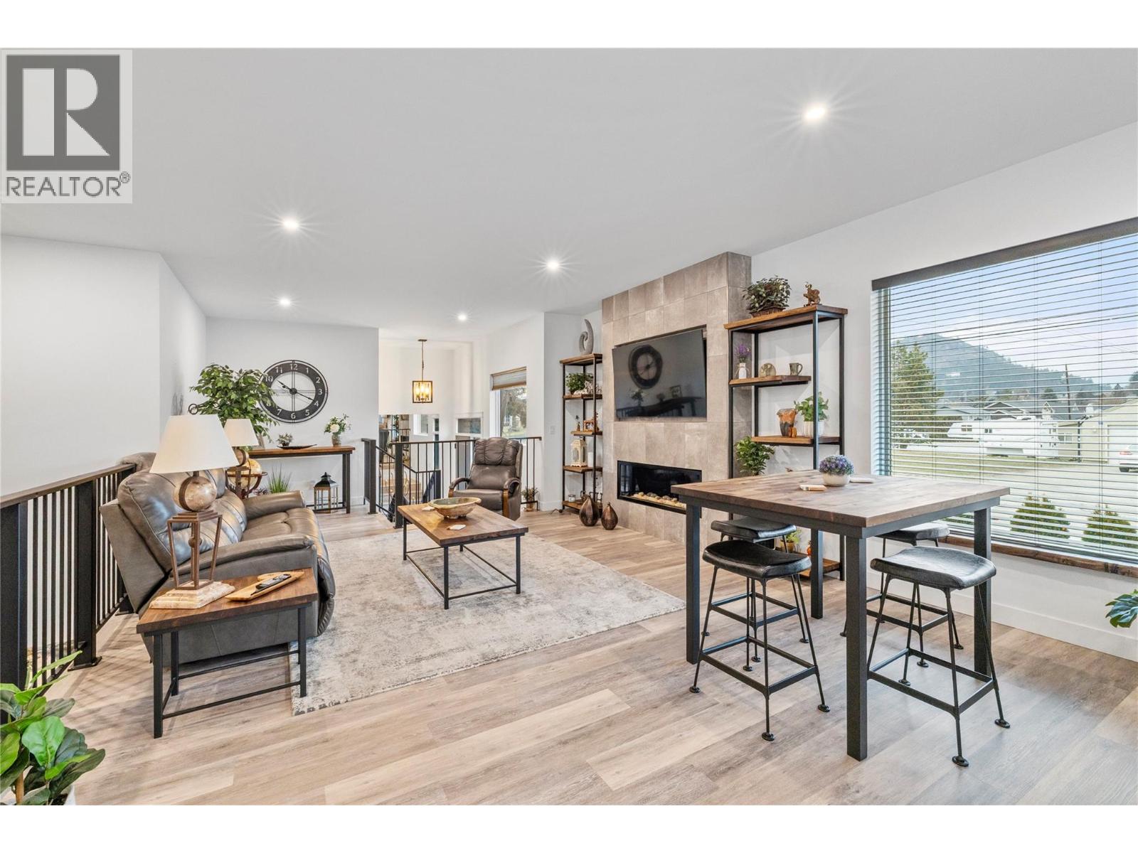 714 Lake Court, West Kelowna, British Columbia  V1Z 1H6 - Photo 5 - 10373758