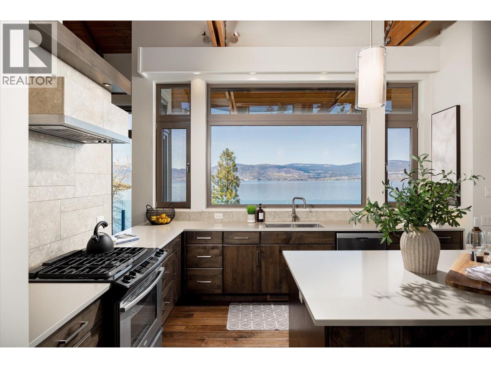 5560 Lakeshore Road, Kelowna, British Columbia  V1W 4J4 - Photo 20 - 10373964