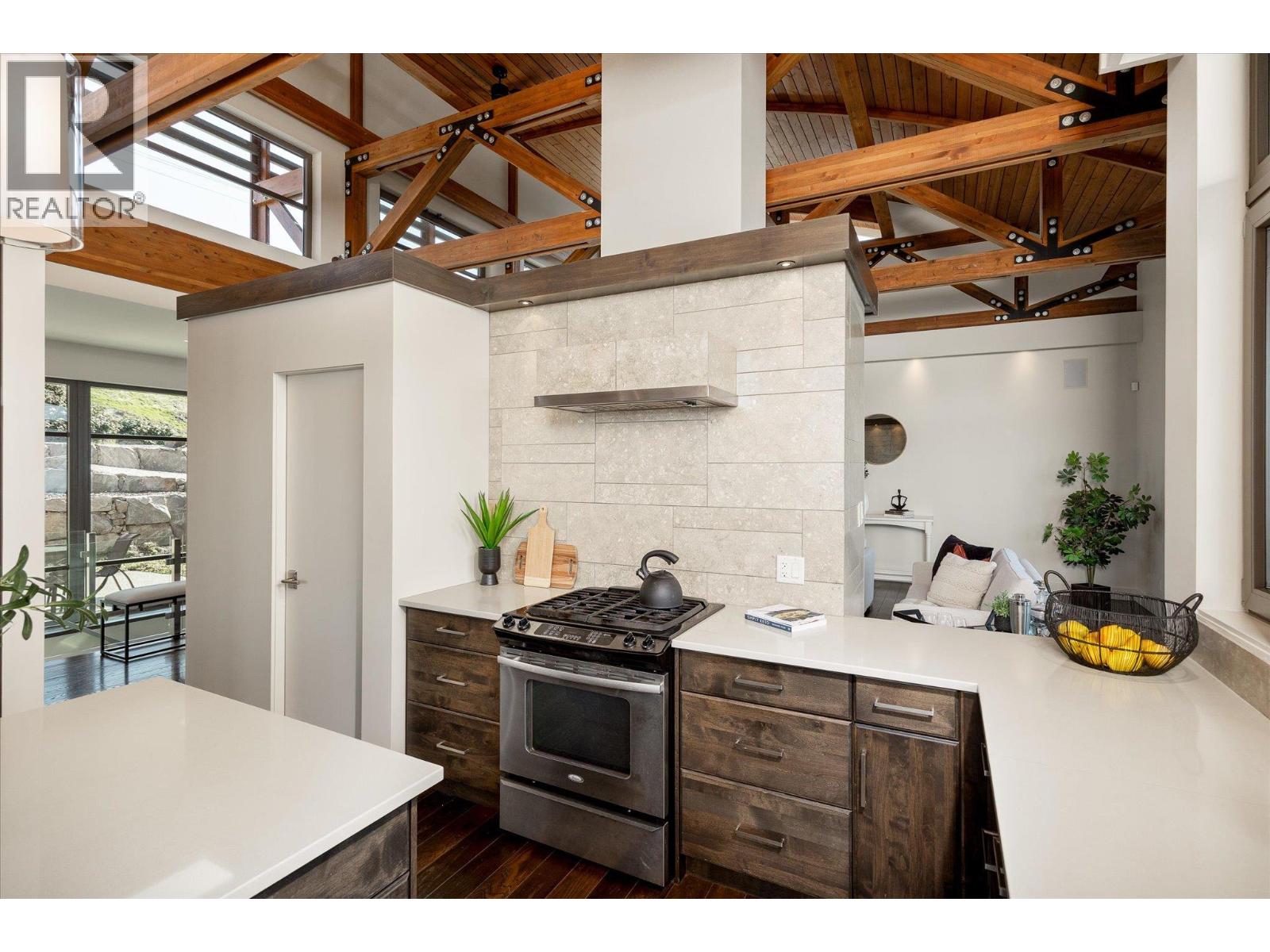 5560 Lakeshore Road, Kelowna, British Columbia  V1W 4J4 - Photo 21 - 10373964