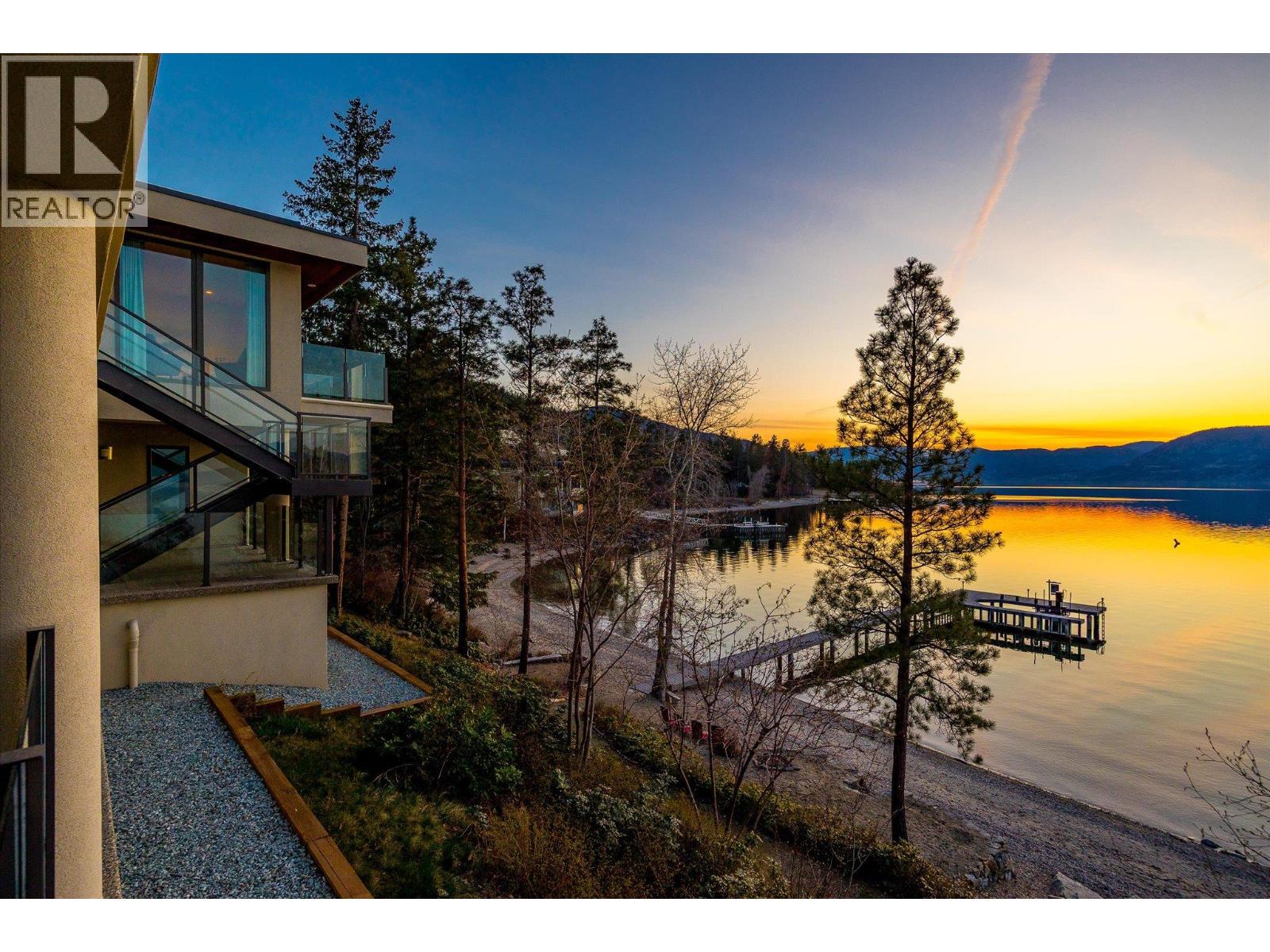 5560 Lakeshore Road, Kelowna, British Columbia  V1W 4J4 - Photo 3 - 10373964
