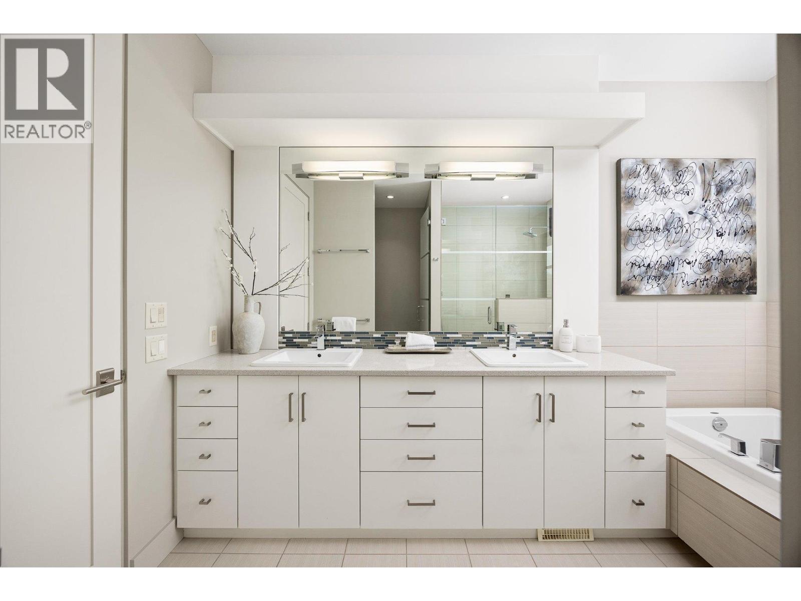 5560 Lakeshore Road, Kelowna, British Columbia  V1W 4J4 - Photo 30 - 10373964