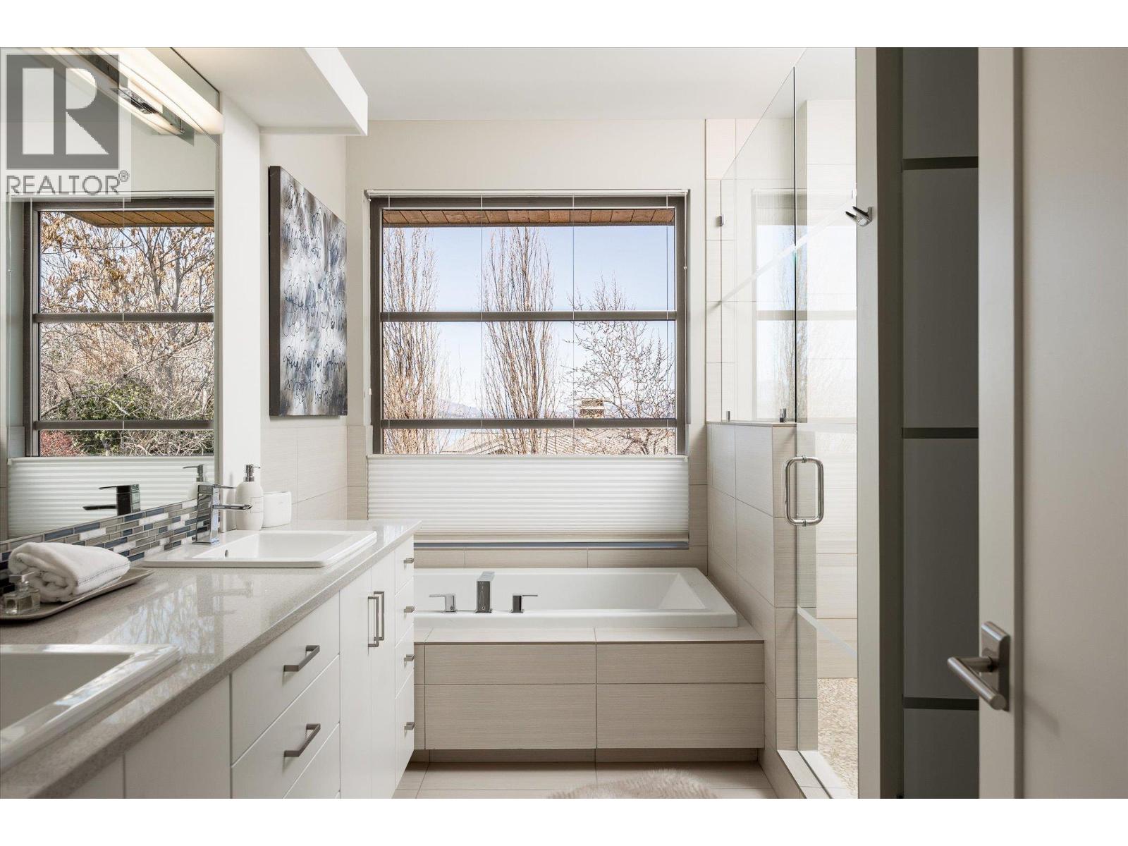 5560 Lakeshore Road, Kelowna, British Columbia  V1W 4J4 - Photo 31 - 10373964