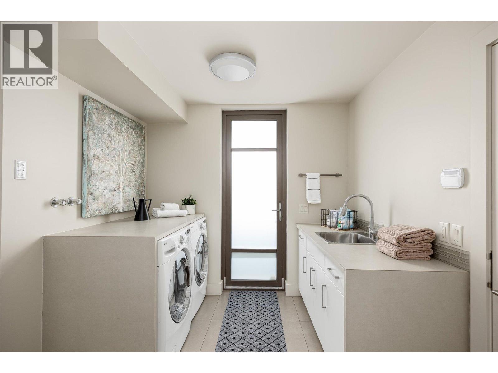 5560 Lakeshore Road, Kelowna, British Columbia  V1W 4J4 - Photo 34 - 10373964