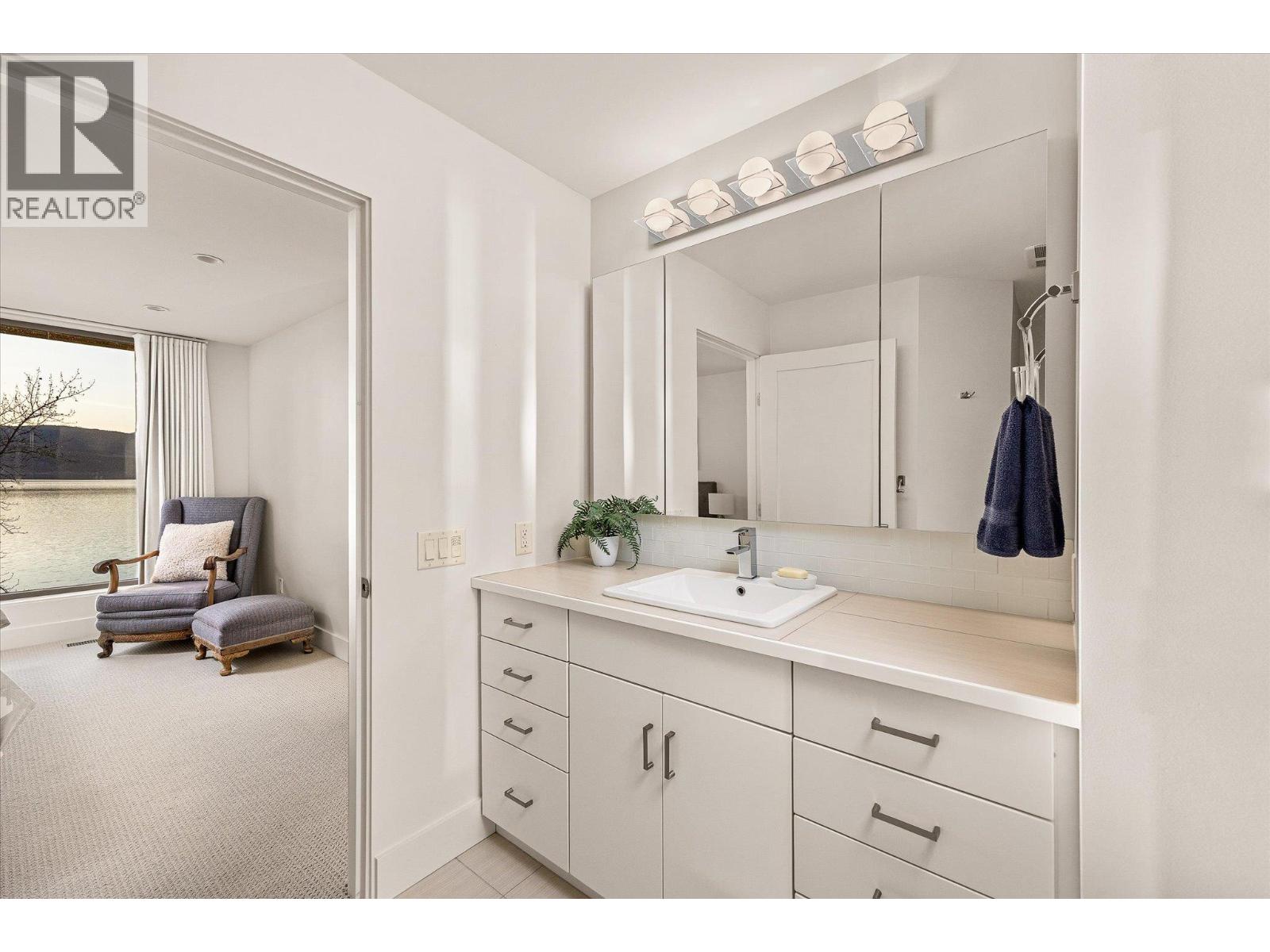 5560 Lakeshore Road, Kelowna, British Columbia  V1W 4J4 - Photo 41 - 10373964