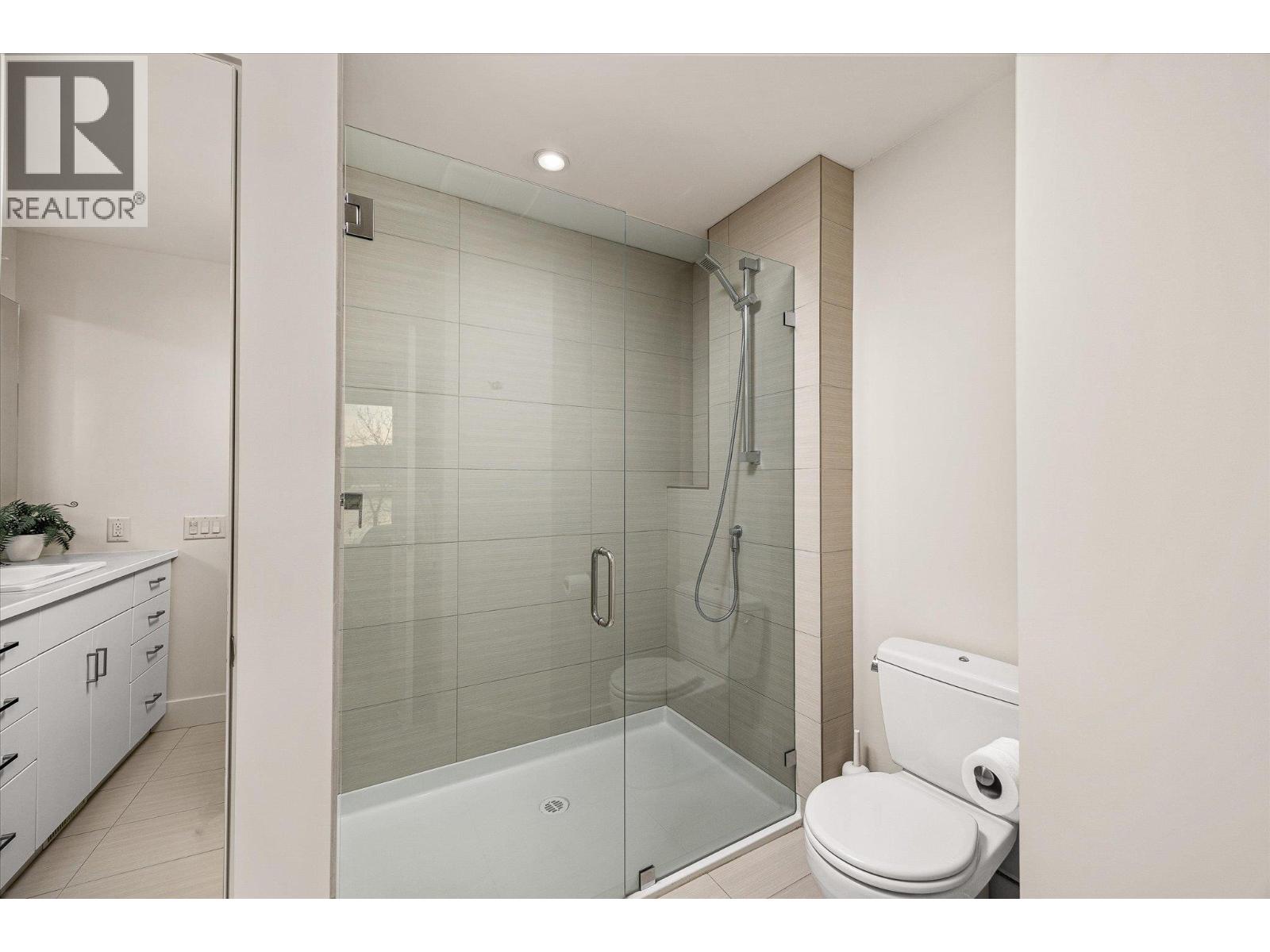 5560 Lakeshore Road, Kelowna, British Columbia  V1W 4J4 - Photo 42 - 10373964
