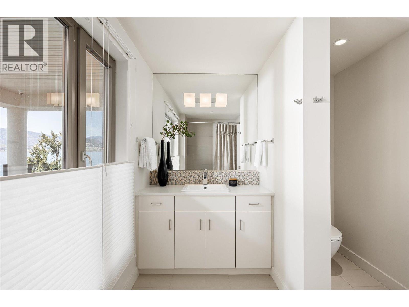 5560 Lakeshore Road, Kelowna, British Columbia  V1W 4J4 - Photo 48 - 10373964