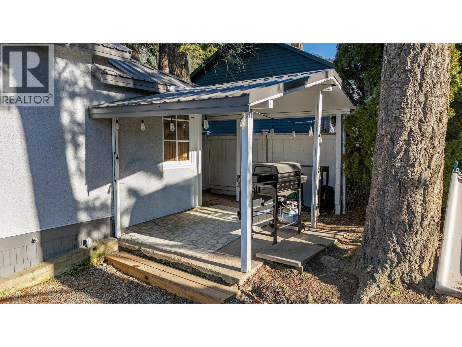 809 Scott Street, Creston, British Columbia  V0B 1G4 - Photo 20 - 10373854