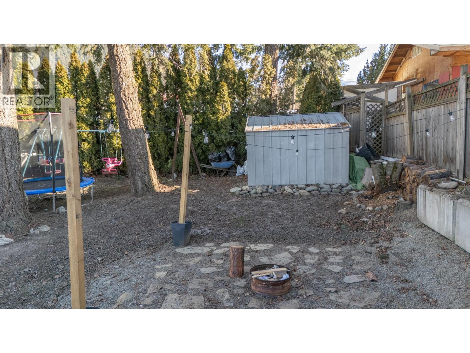 809 Scott Street, Creston, British Columbia  V0B 1G4 - Photo 23 - 10373854