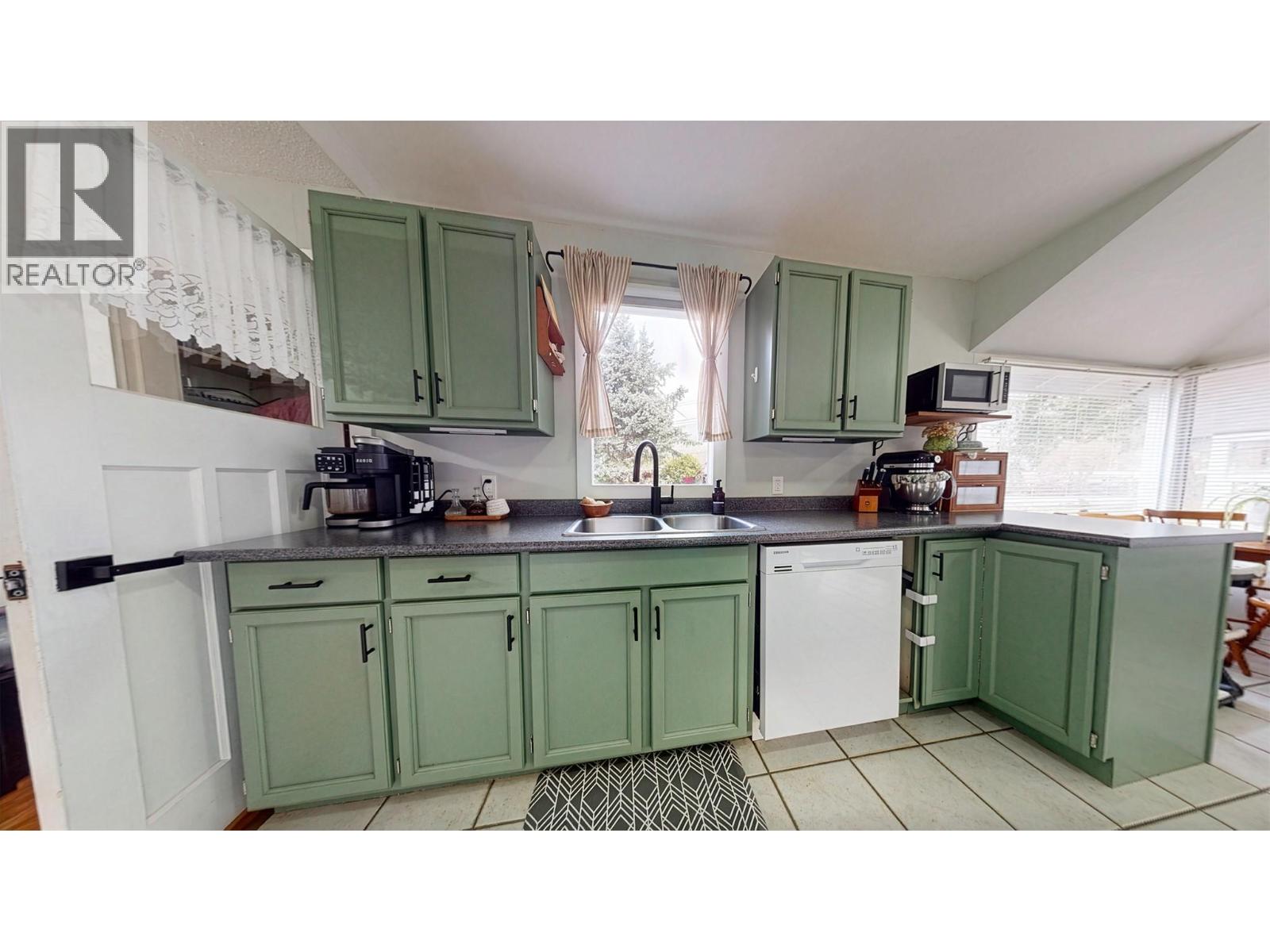 809 Scott Street, Creston, British Columbia  V0B 1G4 - Photo 8 - 10373854