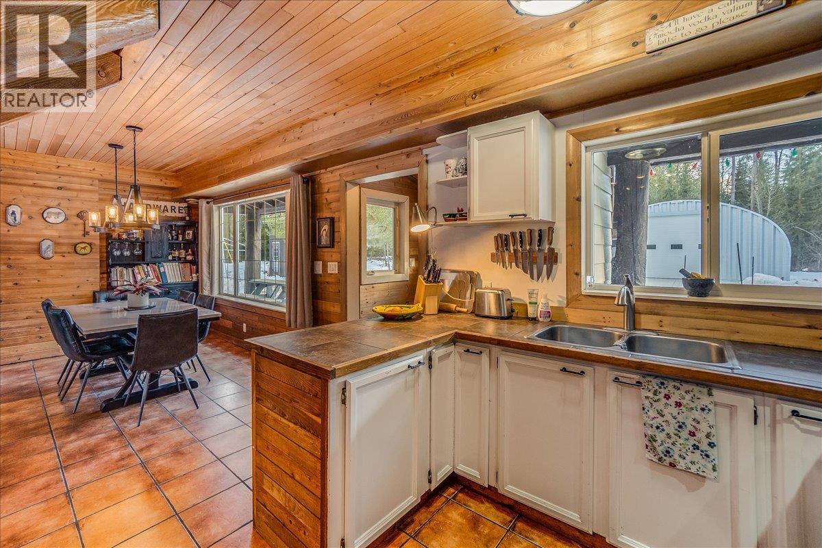 4453 Passmore Upper Road, Passmore, British Columbia  V0G 2J0 - Photo 12 - 10373819