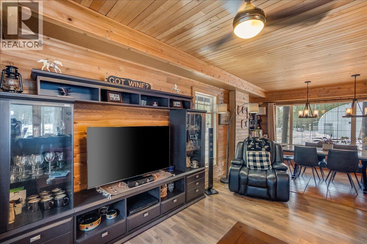4453 Passmore Upper Road, Passmore, British Columbia  V0G 2J0 - Photo 18 - 10373819