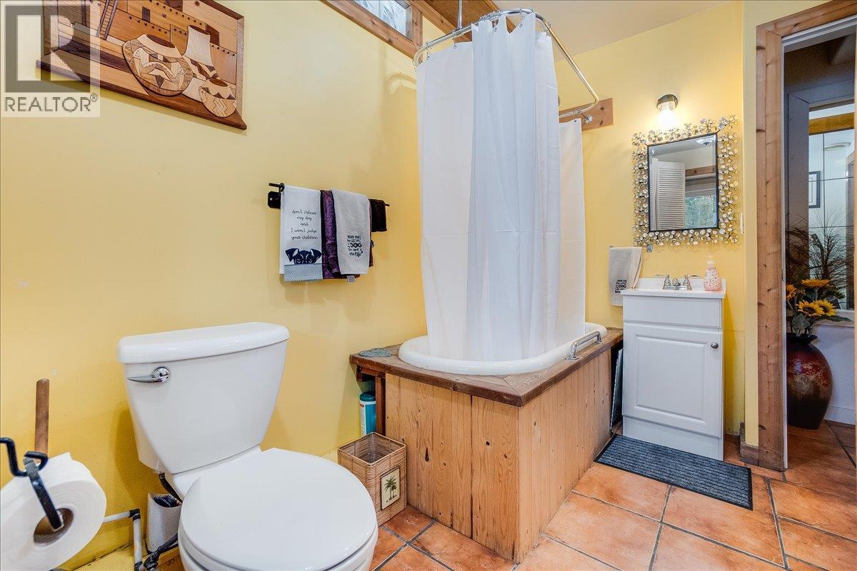 4453 Passmore Upper Road, Passmore, British Columbia  V0G 2J0 - Photo 27 - 10373819