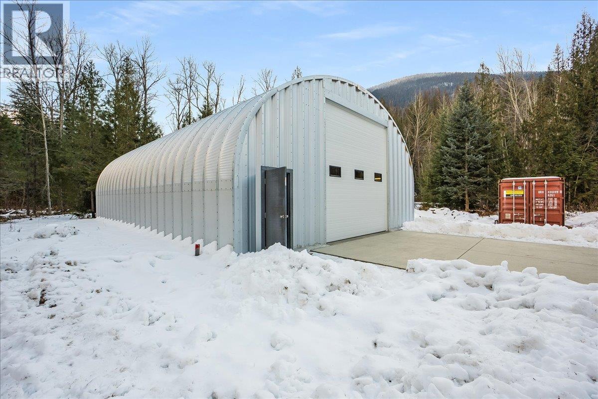 4453 Passmore Upper Road, Passmore, British Columbia  V0G 2J0 - Photo 3 - 10373819