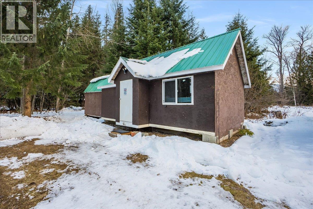 4453 Passmore Upper Road, Passmore, British Columbia  V0G 2J0 - Photo 4 - 10373819